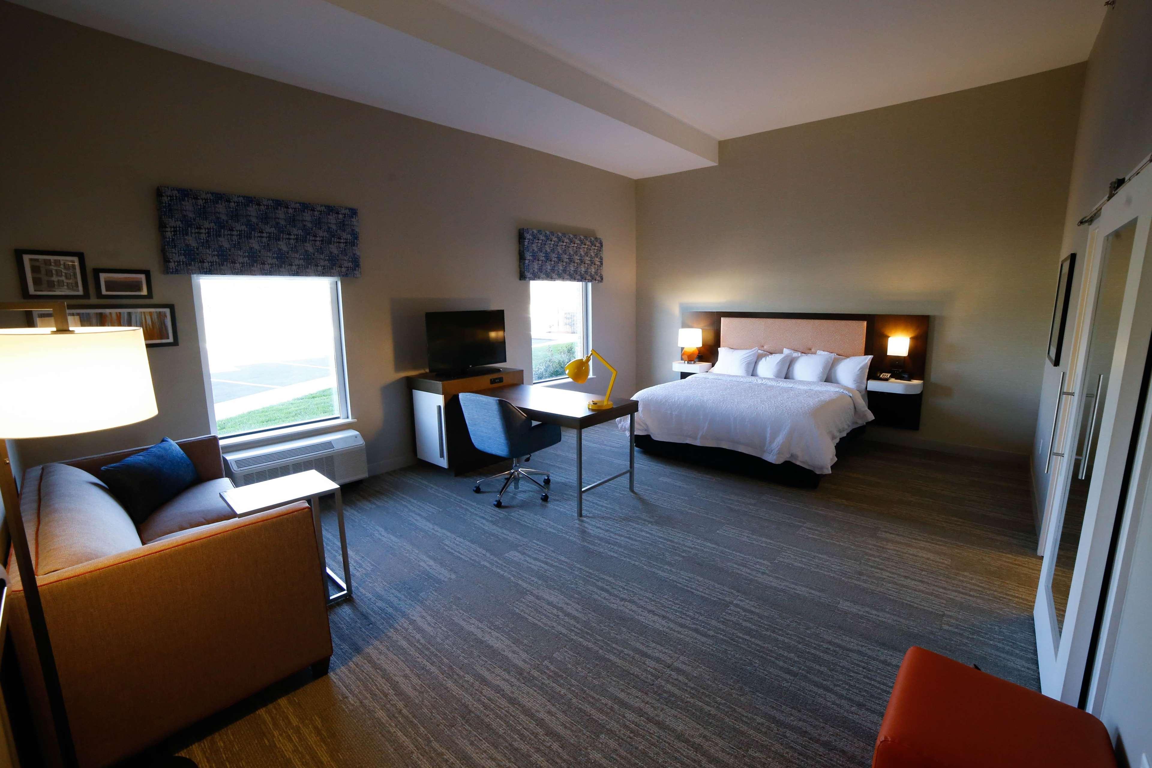 Hampton Inn & Suites Forest City Exterior foto
